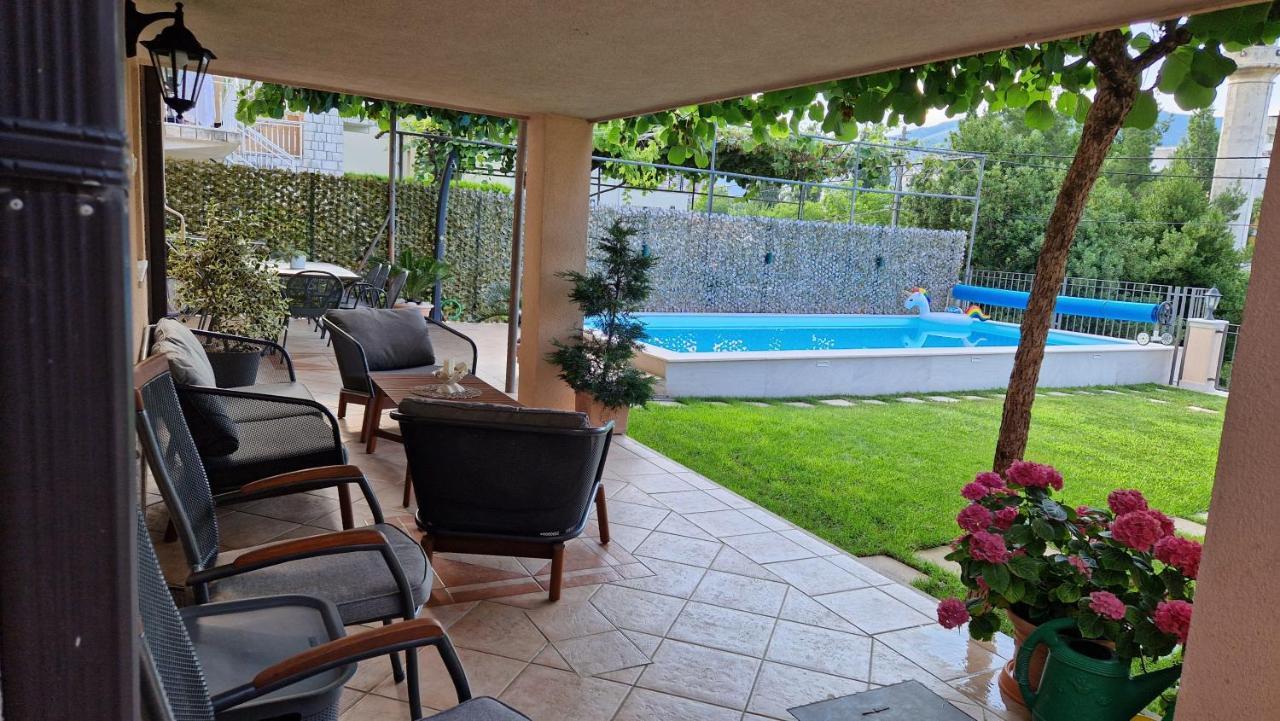 מוסטר Apartman Karla מראה חיצוני תמונה