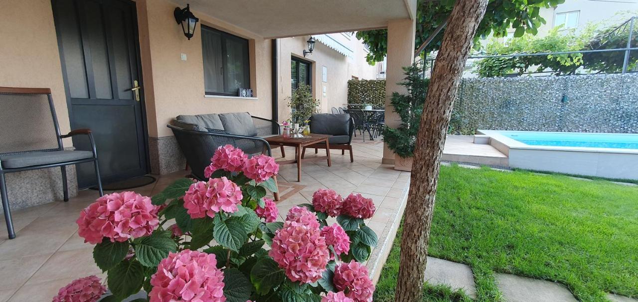 מוסטר Apartman Karla מראה חיצוני תמונה