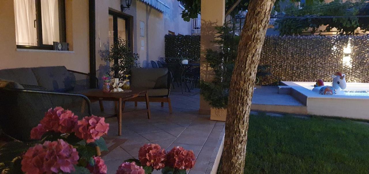 מוסטר Apartman Karla מראה חיצוני תמונה