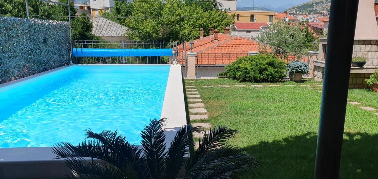 מוסטר Apartman Karla מראה חיצוני תמונה