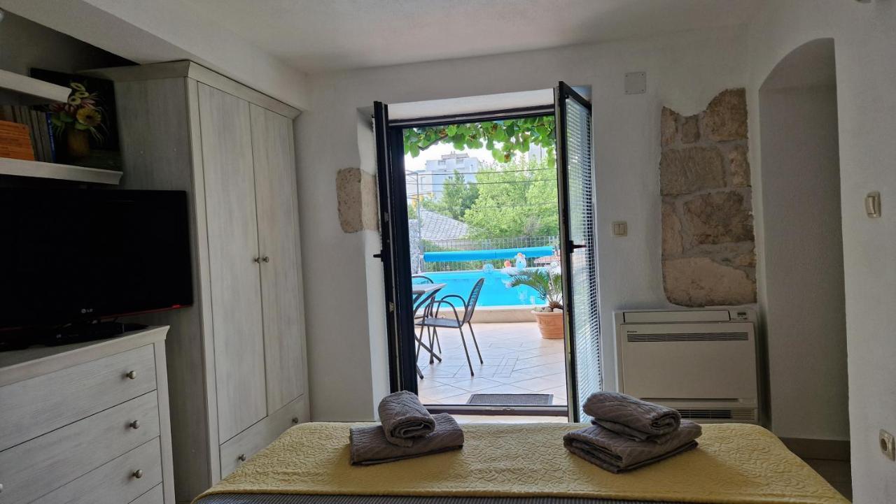 מוסטר Apartman Karla מראה חיצוני תמונה