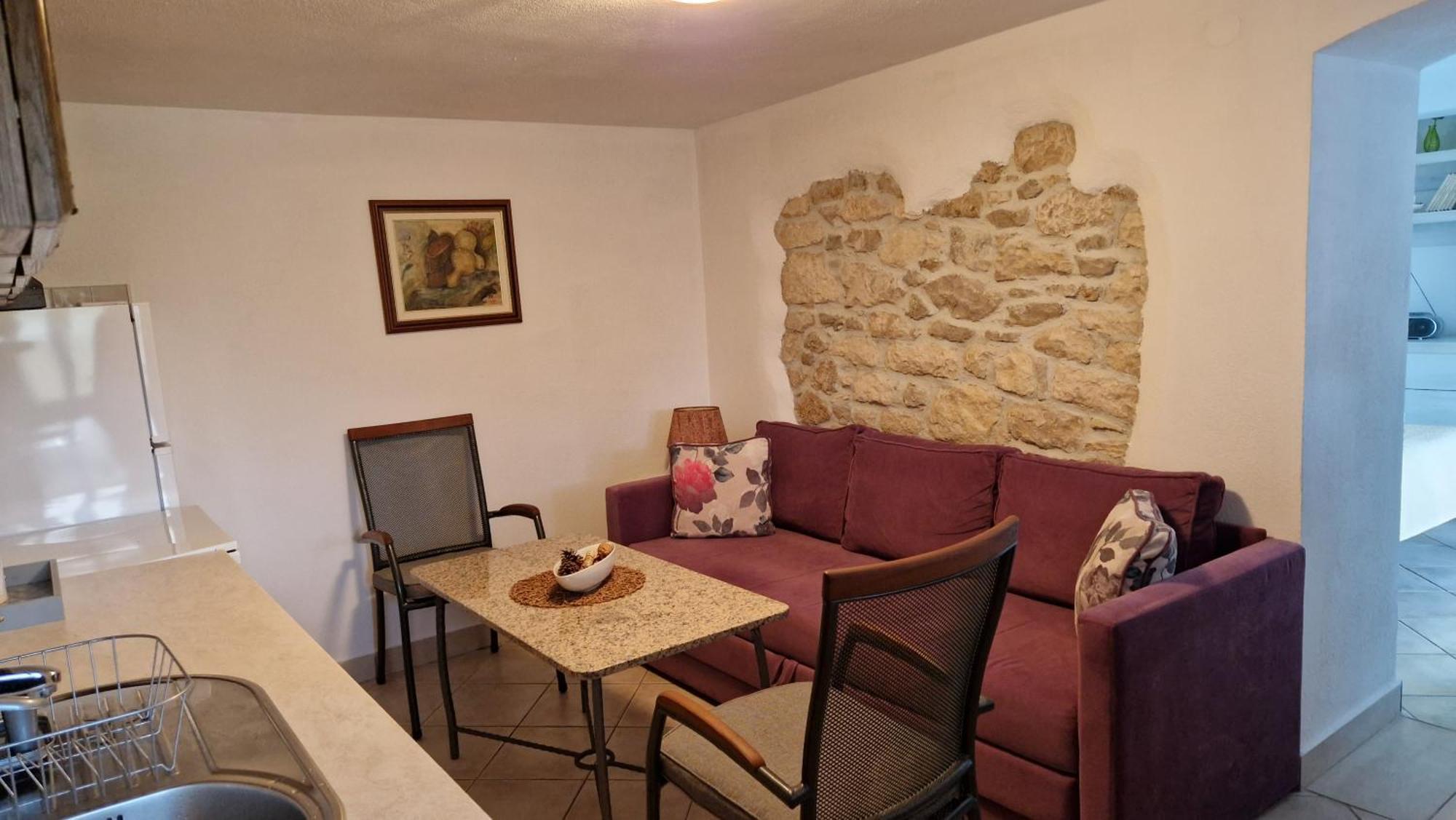 מוסטר Apartman Karla מראה חיצוני תמונה