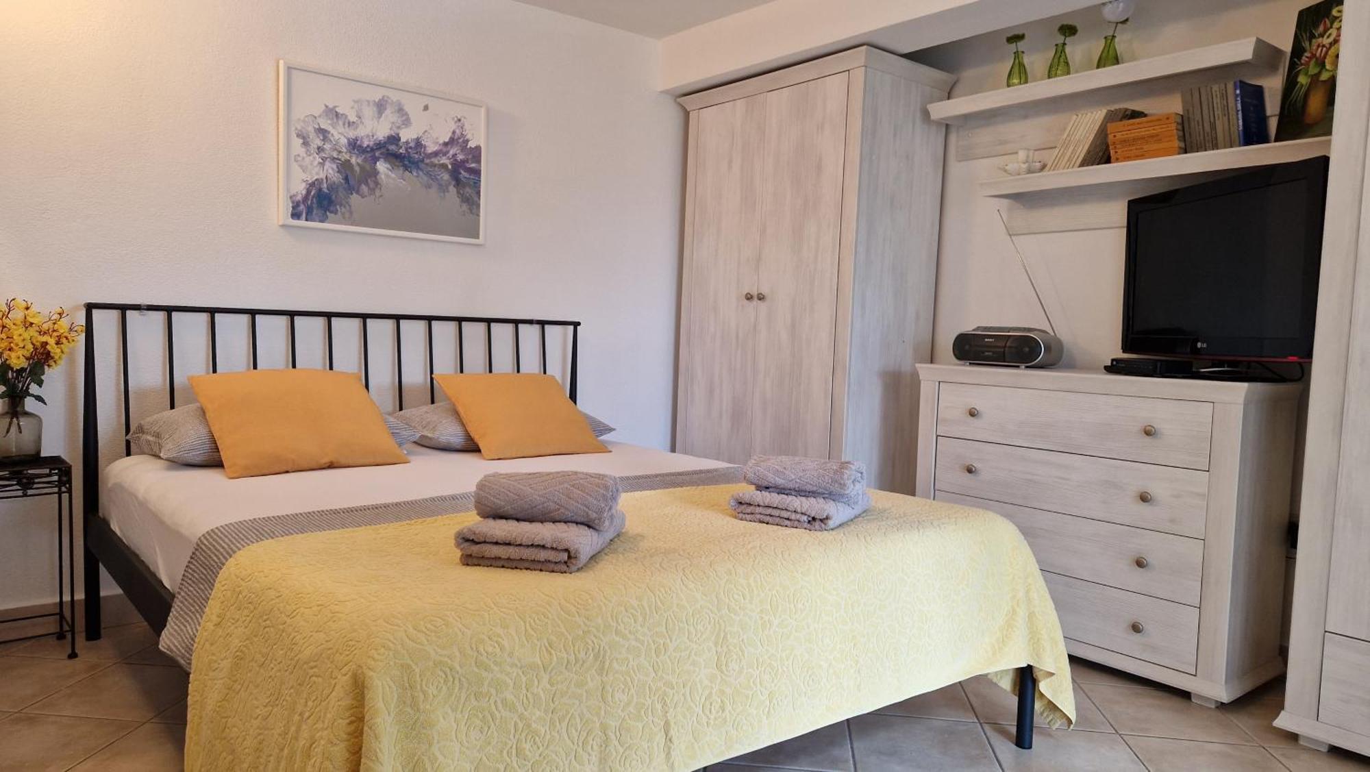 מוסטר Apartman Karla מראה חיצוני תמונה